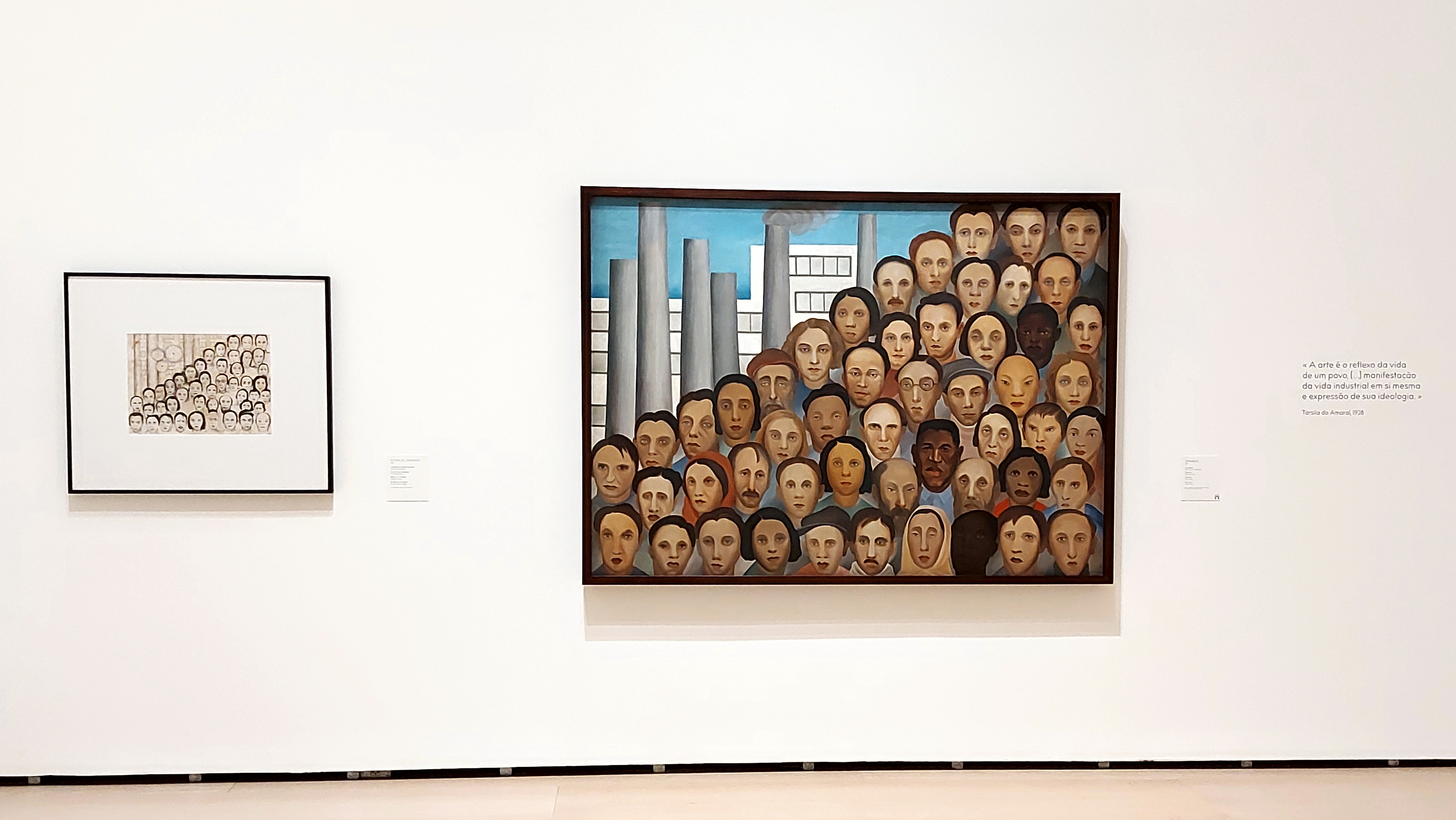 Vista com obras de Tarsila na exposição, em Bilbao