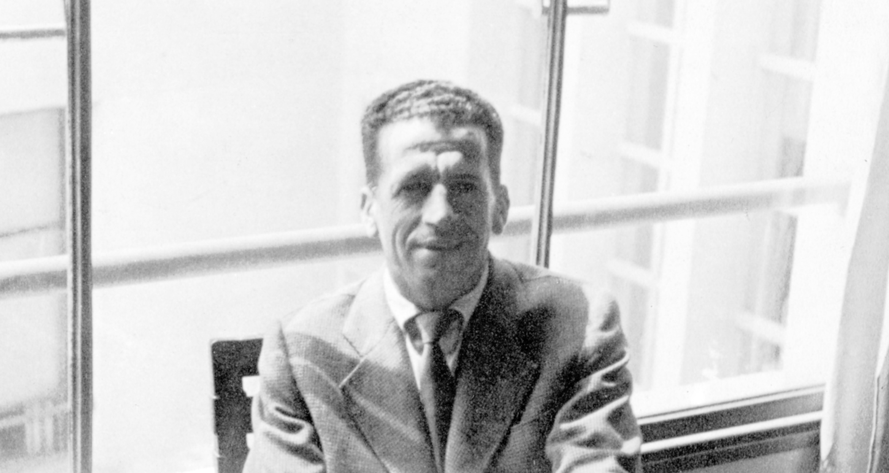 Francisco Rebolo in the studio of the Santa Helena building, 1938 - Rebolo Institute