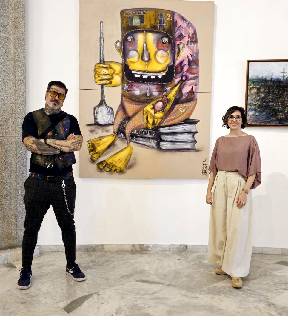 Foto do artista Tico Canato e da curadora Rachel Vallego 