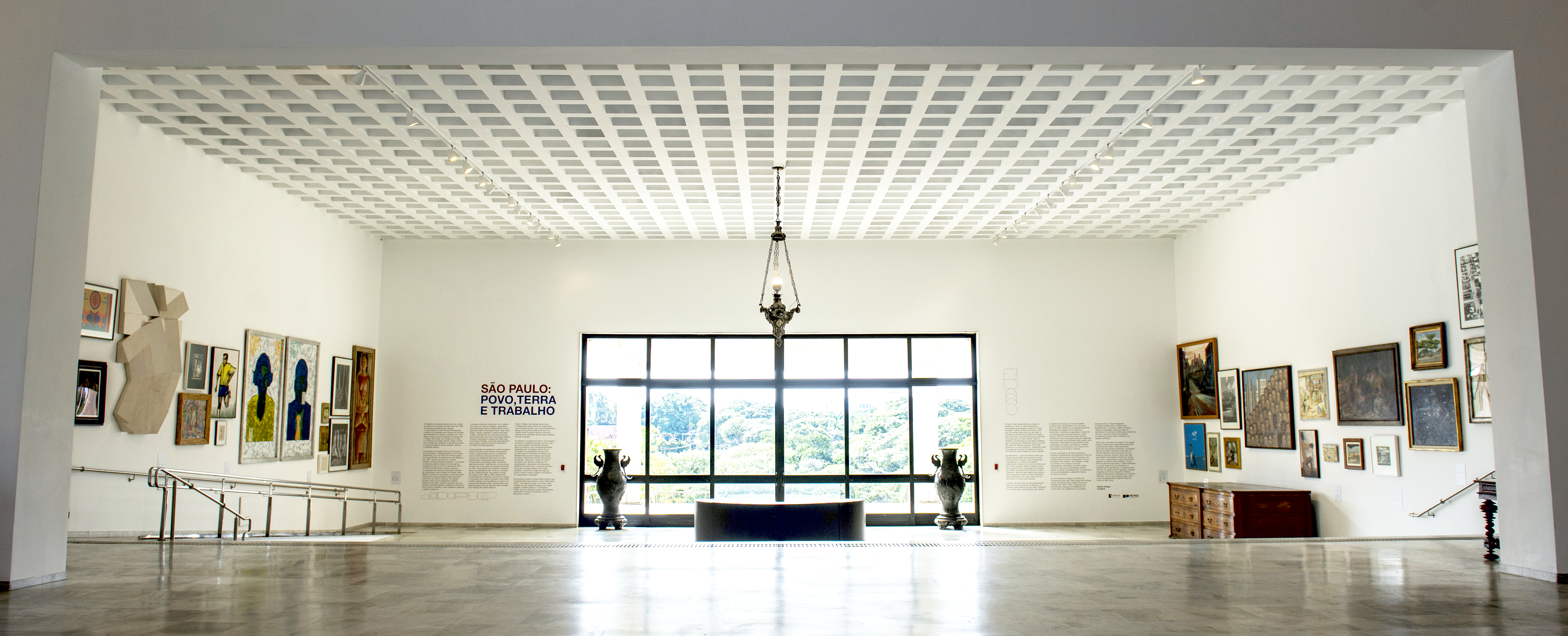 Foto do hall nobre do Palácio dos Bandeirantes