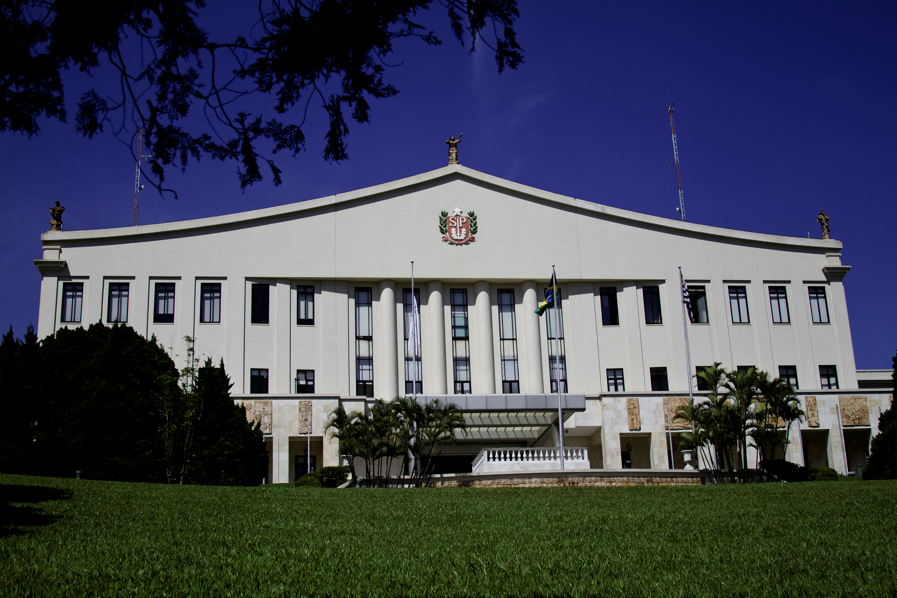 Foto do Palácio dos Bandeirantes