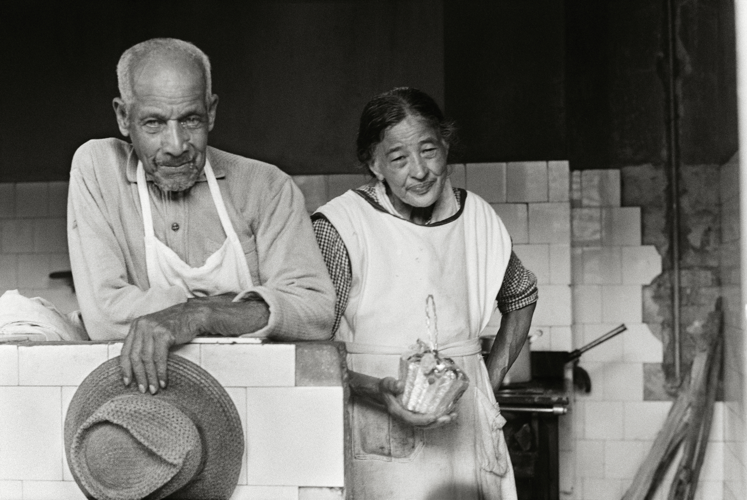 Foto - Sr. Eduardo e dona Egydia Salles, Campos do Jordão, outubro de 1970